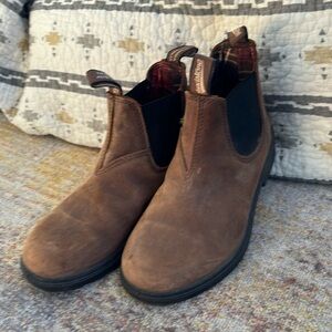 Kids Blundstone size 1 brown